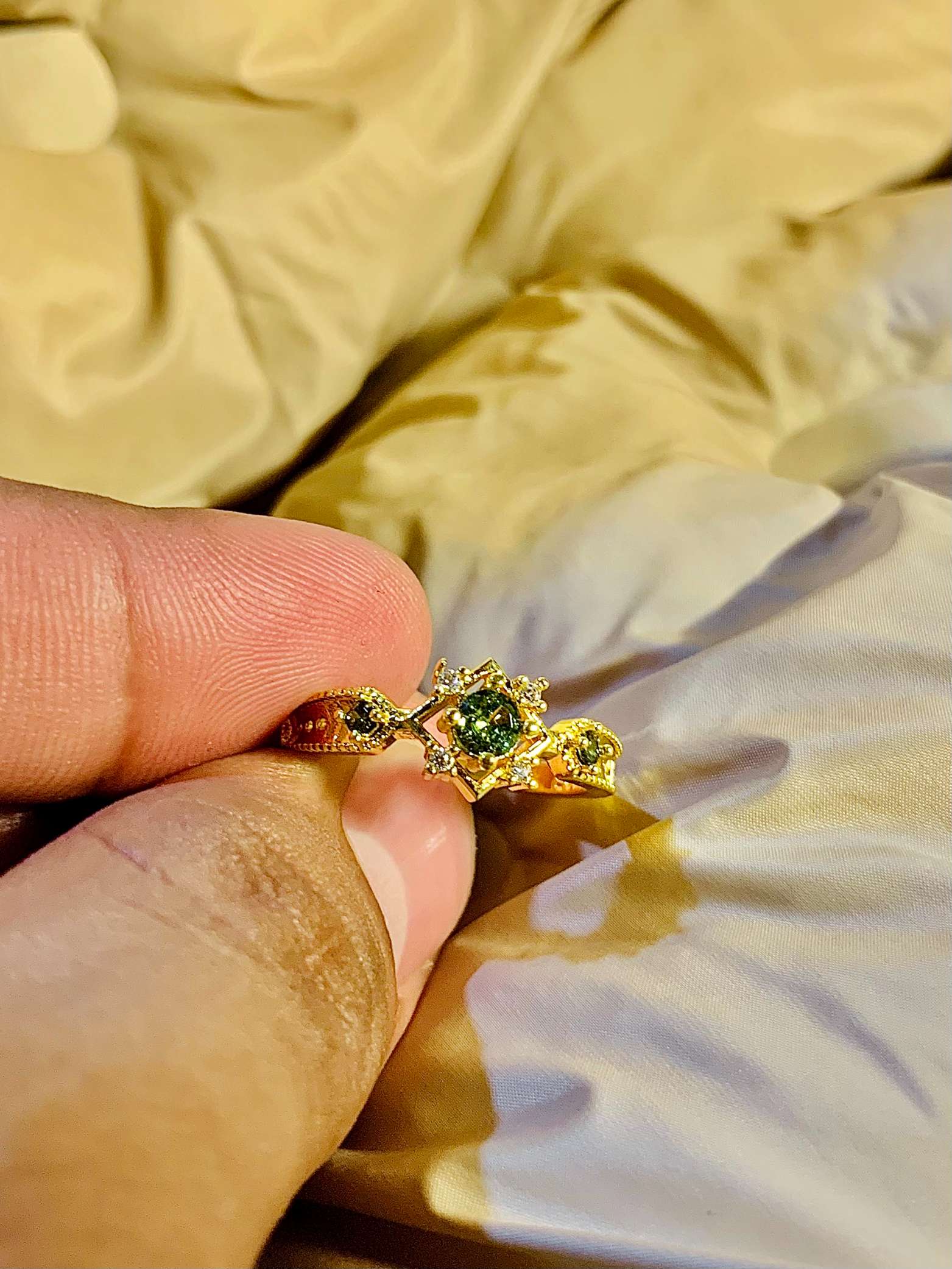 French Style Vintage White Olive Green Zircon Ring Women's Light Luxury High-end Finger Ring