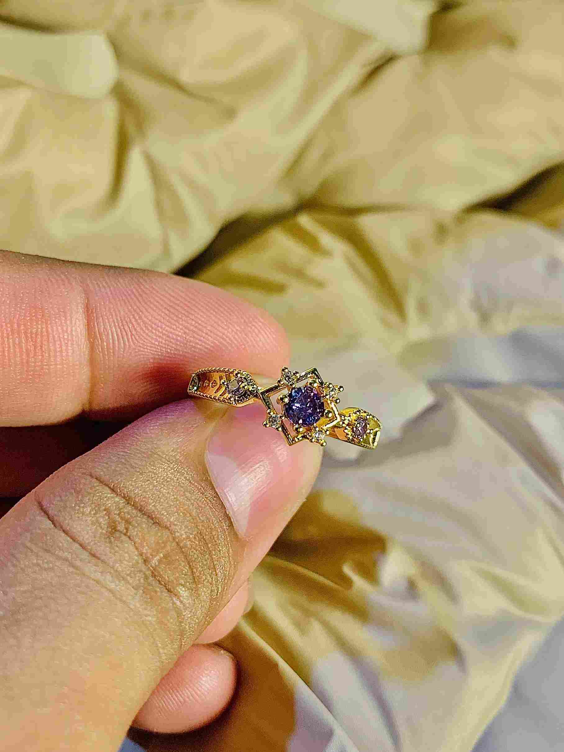 French Style Vintage White Olive Green Zircon Ring Women's Light Luxury High-end Finger Ring