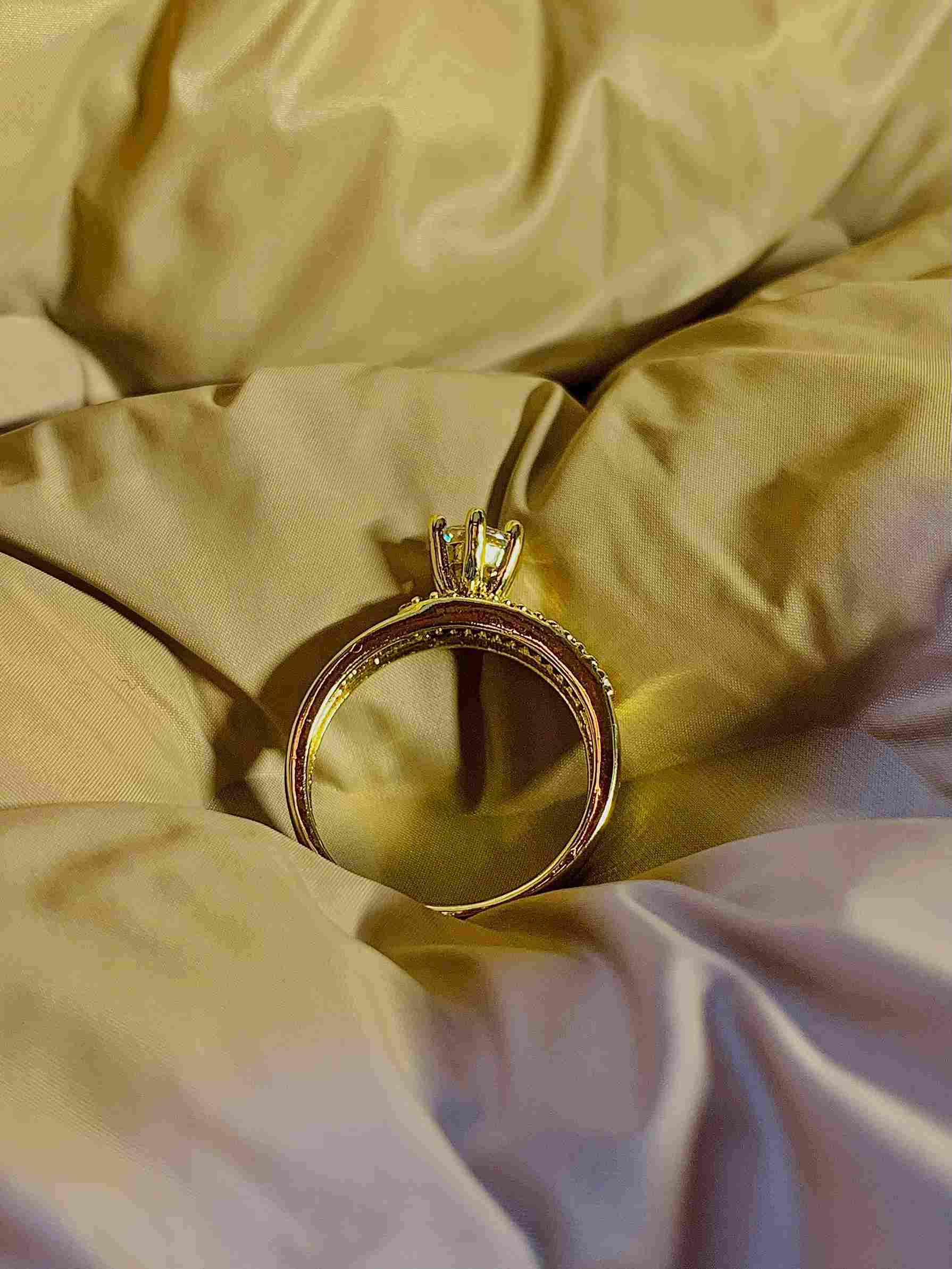 Hot-Selling 18K Gold-Plated Full Diamond Luxury Ring for Women